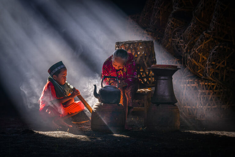 ajar setiadi - helping-the-grandma